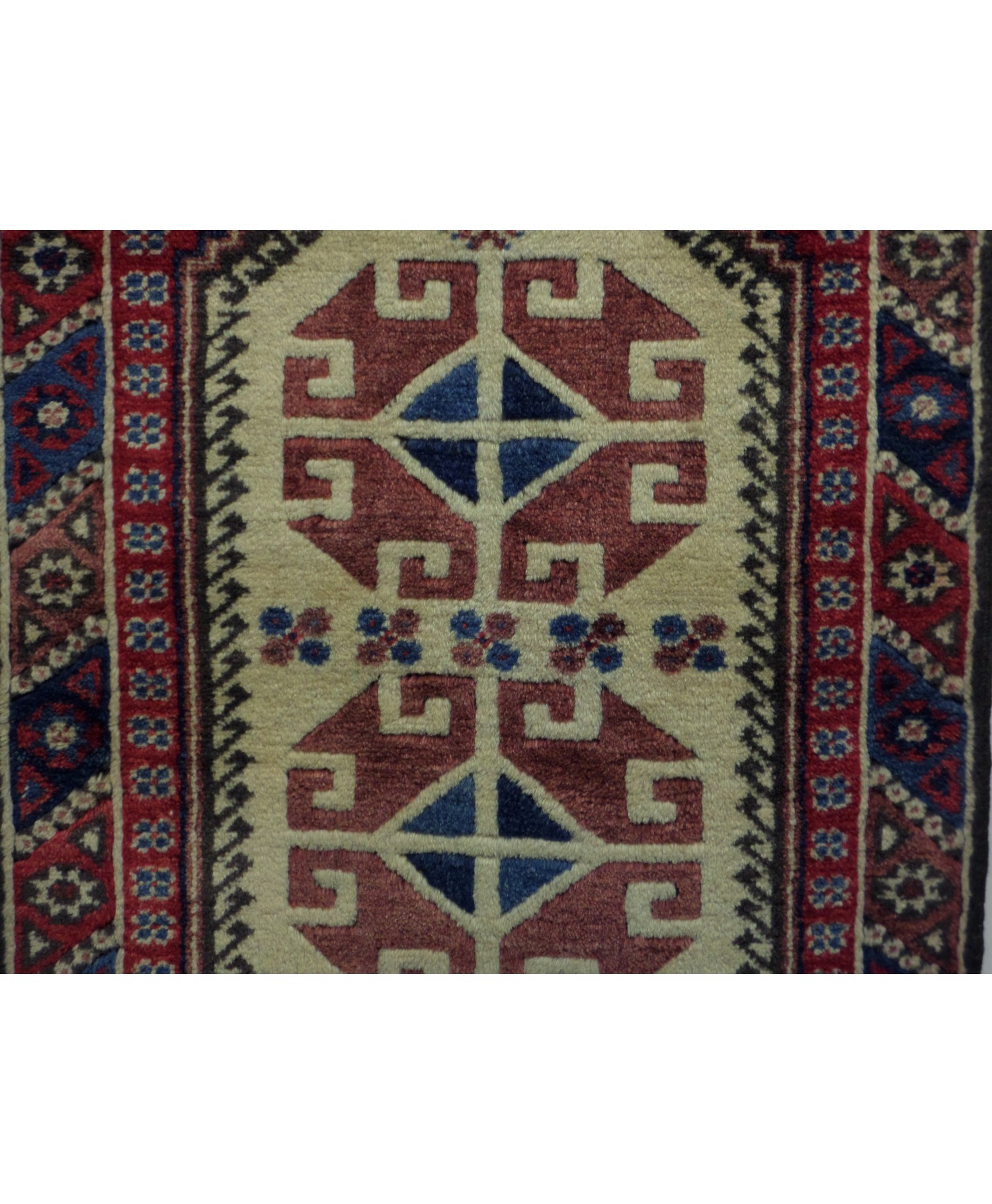 Nomadic Handmade Wool On Carpet, 5×5 Square Rug