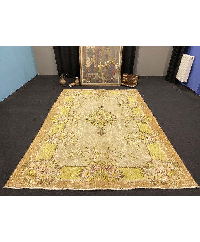 Vintage Turkish Rug / 10x6 Feet Rug